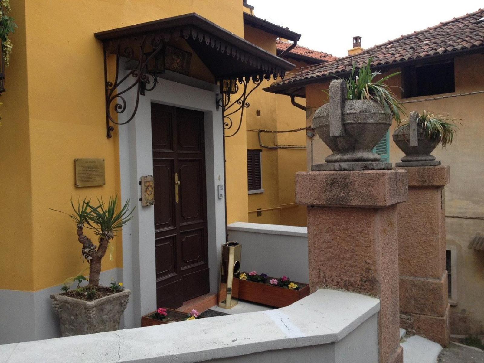 Foresteria Lombarda B & B Ca' Pelitti Ganna Екстериор снимка