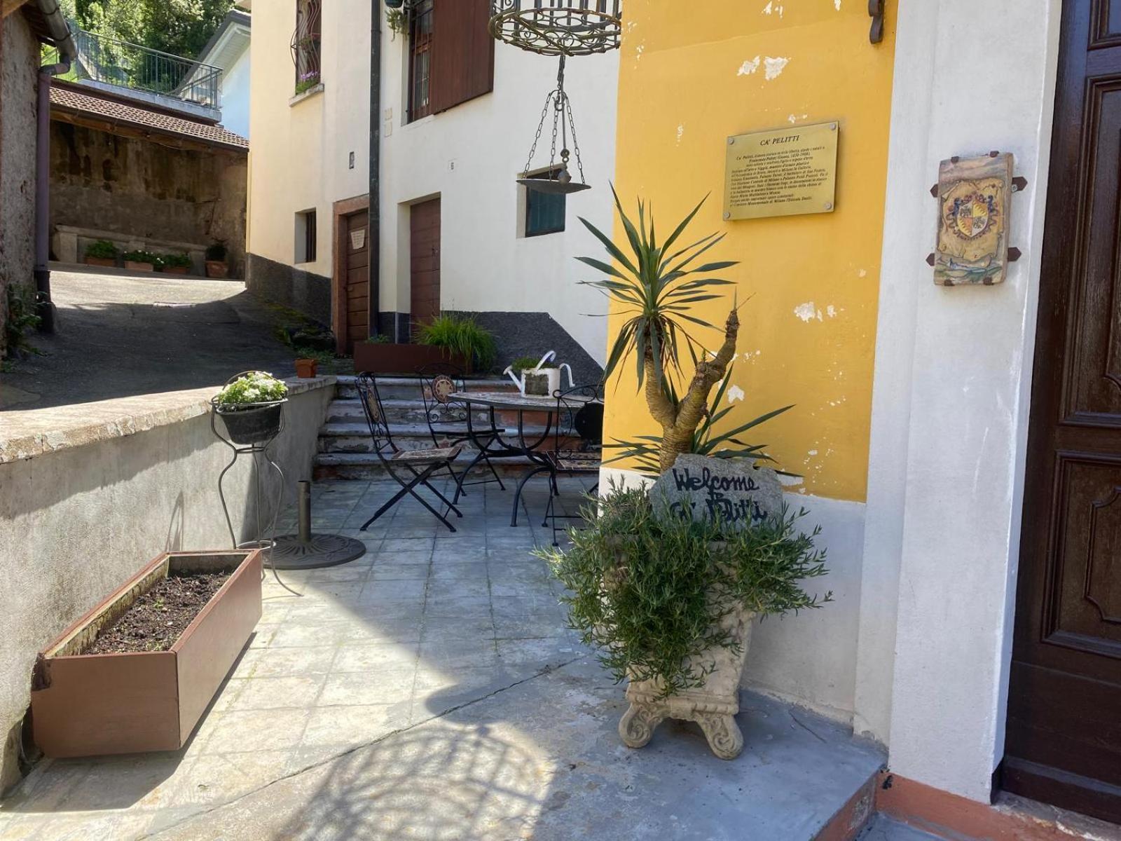 Foresteria Lombarda B & B Ca' Pelitti Ganna Екстериор снимка